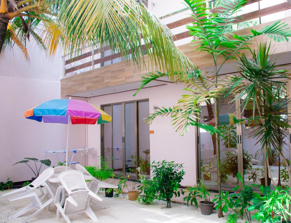 White 3* Maafushi
