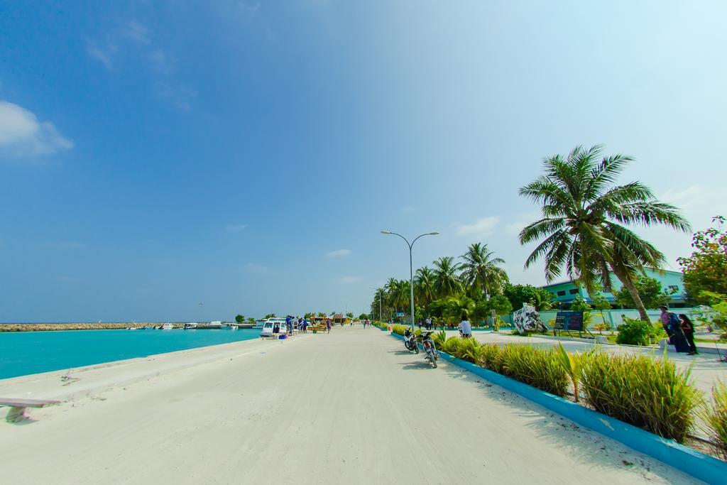White 3* Maafushi